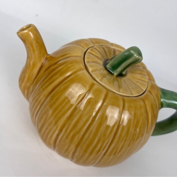 Bordallo Pinheiro Quirky Pumpkin Gourd Ceramic Tea Pot - Picture 5 of 6
